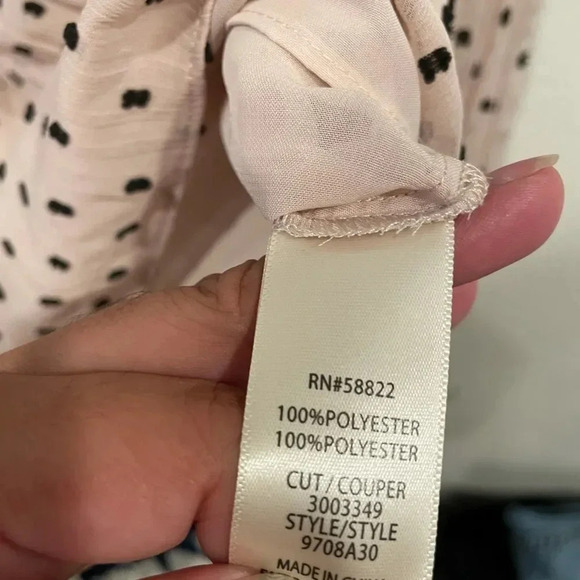 NWT Max Studio women’s pleated Swiss dot necktie blouse size XS - Picture 7 of 7